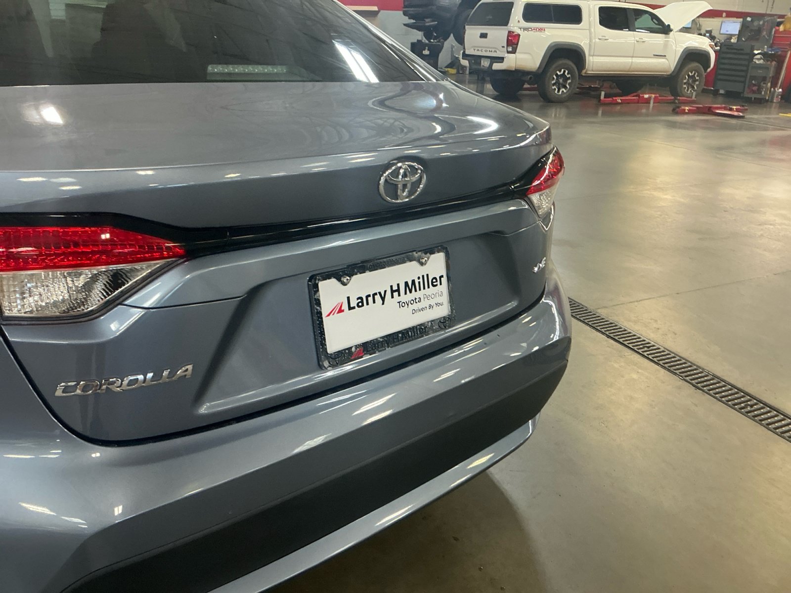 Used 2020 Toyota Corolla LE w/ Carpet Mat Package (TMS) FWD image 25
