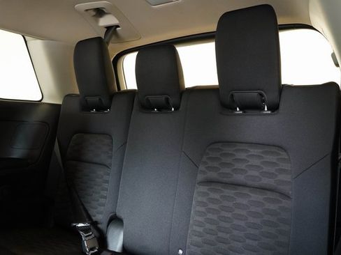 Used 2024 Nissan Pathfinder SV image 18