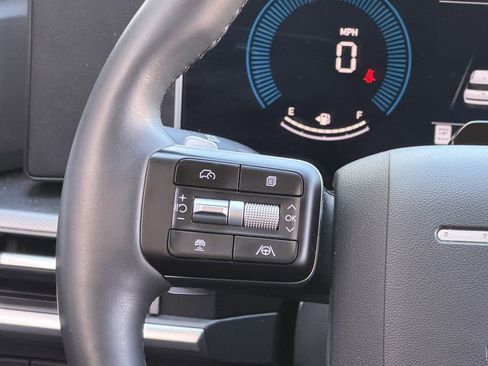 Certified 2025 Hyundai Santa Fe SEL image 6