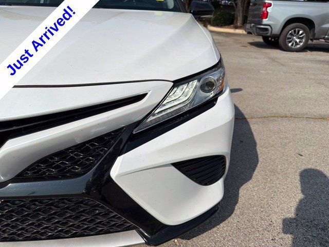 Used 2020 Toyota Camry XSE FWD image 9