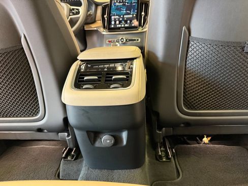 Used 2026 Volvo XC90 B5 Plus w/ Protection Package Premier AWD/4WD image 30