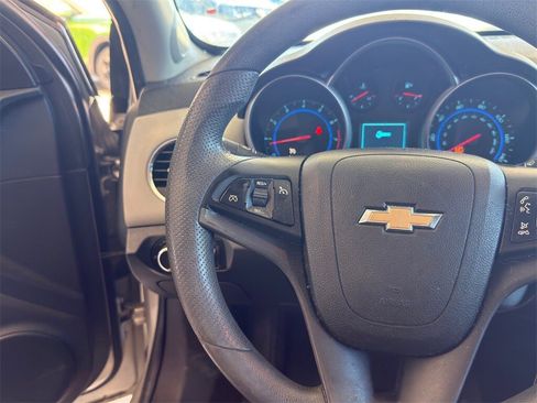 Used 2016 Chevrolet Cruze LT w/ Technology Package image 14