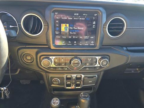 Used 2022 Jeep Wrangler Unlimited Sahara w/ Cold Weather Group image 13