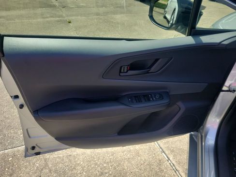 Used 2026 Toyota Prius LE FWD image 12