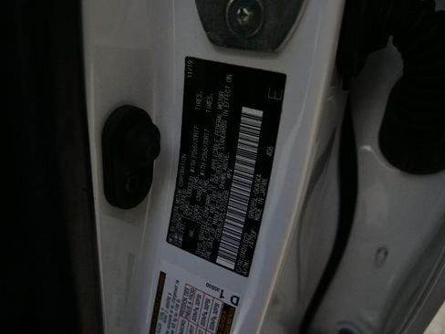 Used 2020 Toyota 4Runner SR5 Premium AWD/4WD image 38