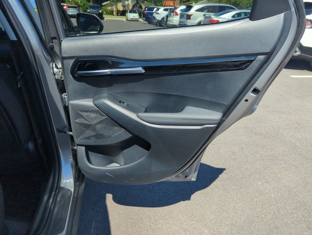 Used 2026 Kia Seltos EX FWD image 30
