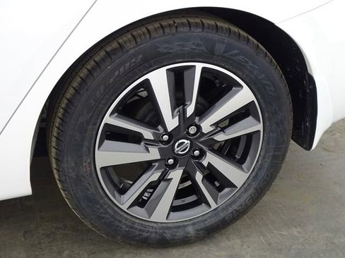 Used 2022 Nissan Versa SV w/ Trunk Package image 35