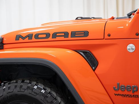 Used 2019 Jeep Wrangler Unlimited Sahara w/ Quick Order Package 24M Moab AWD/4WD image 27