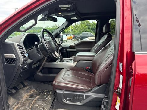 Used 2017 Ford F150 Platinum w/ Equipment Group 701A Luxury AWD/4WD image 5