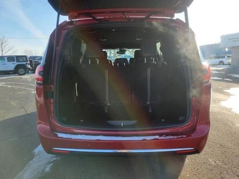 New 2026 Chrysler Pacifica Select image 16