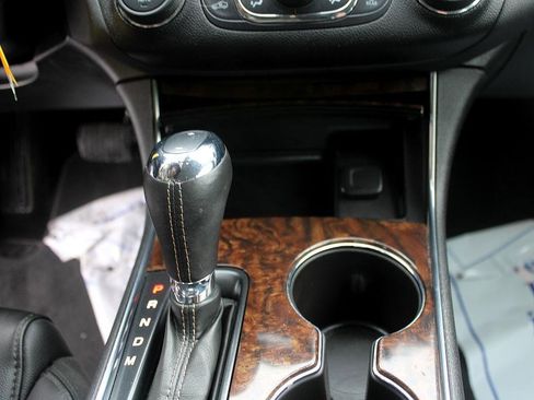 Used 2015 Chevrolet Impala LT w/ Convenience Package image 20