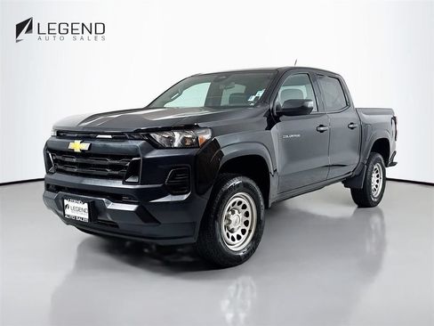 Used 2024 Chevrolet Colorado W/T RWD image 1