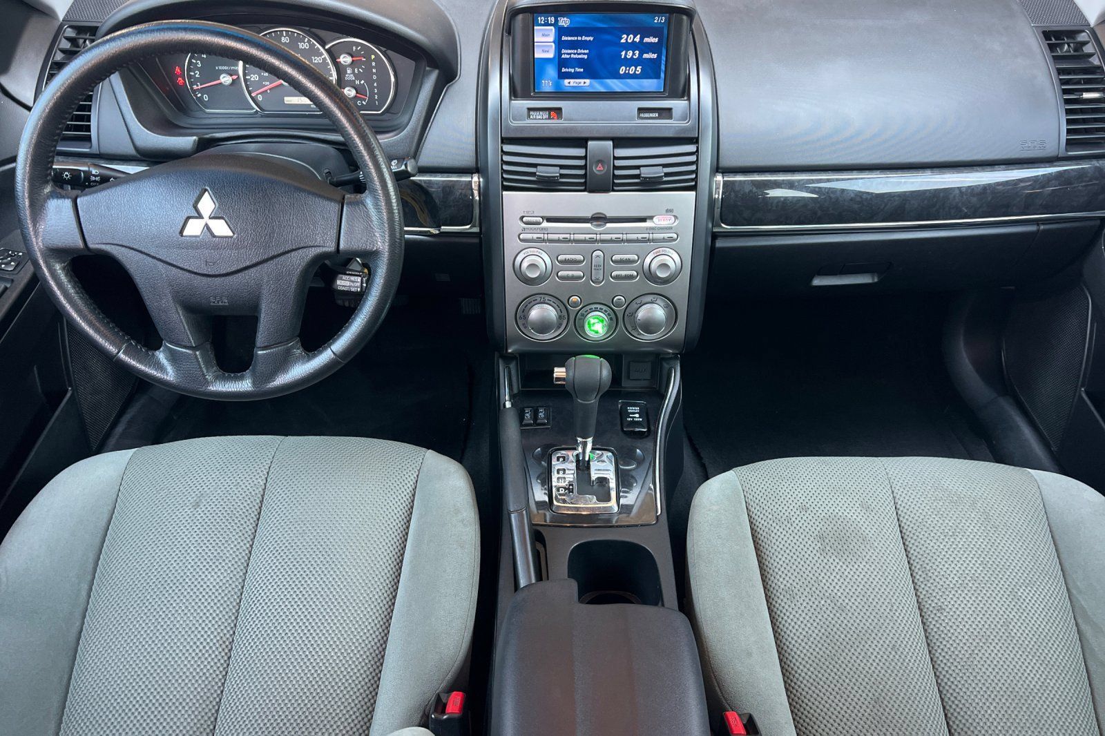 Used 2011 Mitsubishi Galant FWD image 5