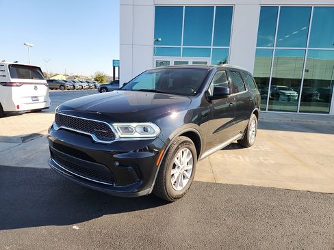Used 2024 Dodge Durango SXT image 3