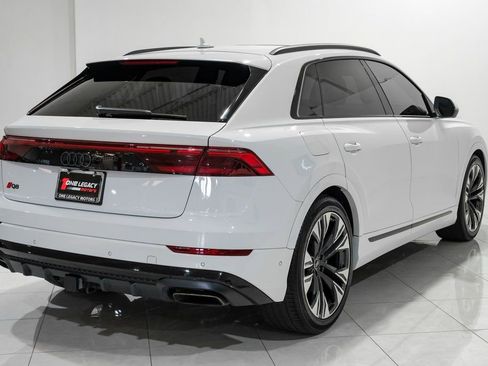 Used 2024 Audi Q8 Prestige image 4