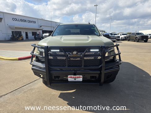 Used 2020 Chevrolet Silverado 1500 LT w/ Texas Edition image 13
