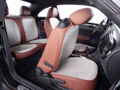 Used 2016 Volkswagen Beetle 1.8T Classic image 24