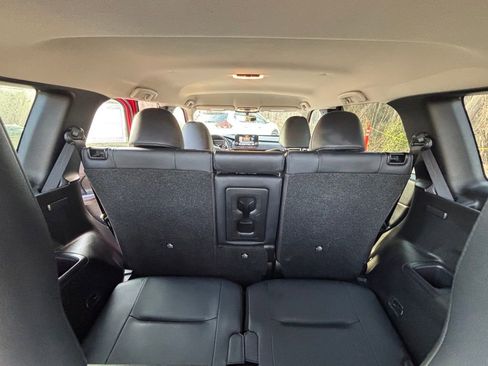 Used 2024 Mitsubishi Outlander SE image 23