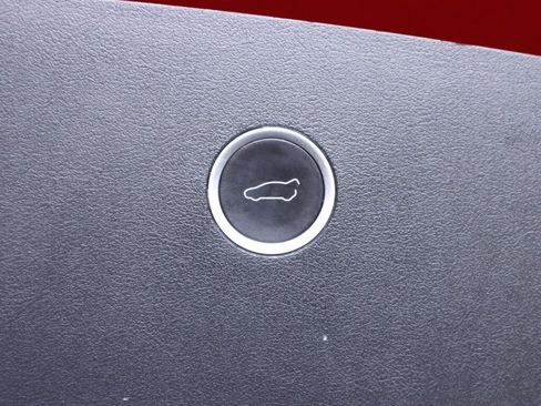 Used 2016 Tesla Model X image 32