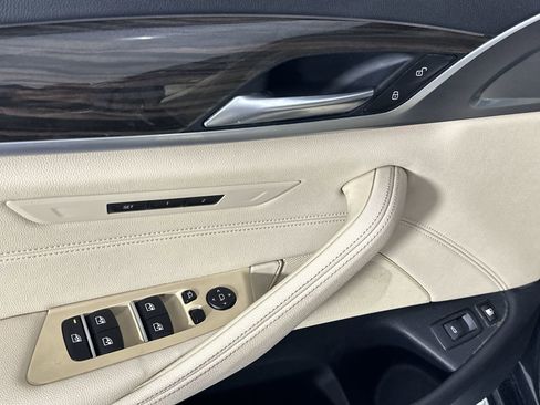 Used 2020 BMW 530e w/ Convenience Package RWD image 13