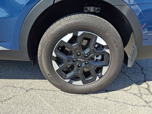 Used 2025 Kia Sorento S AWD/4WD image 7