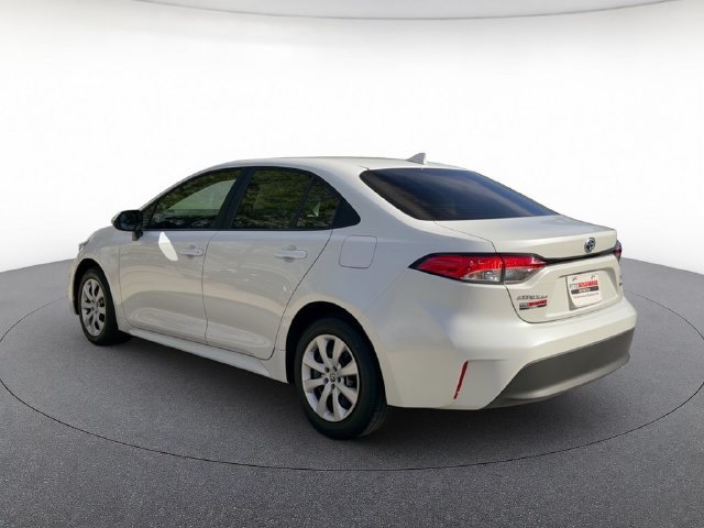 Used 2024 Toyota Corolla LE FWD image 4