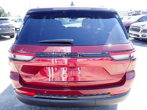 New 2025 Jeep Grand Cherokee Altitude image 4