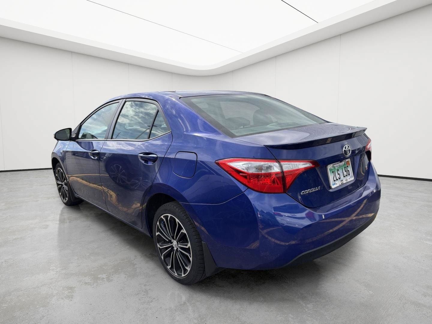 Used 2015 Toyota Corolla S FWD image 4