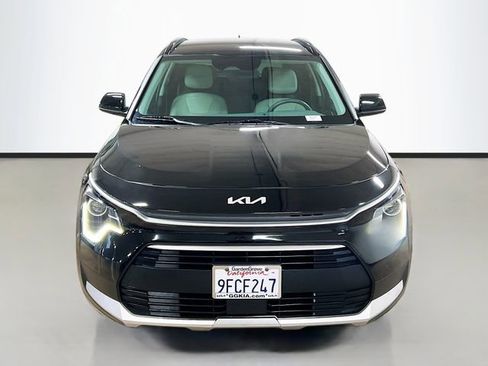 Certified 2023 Kia Niro EX image 2
