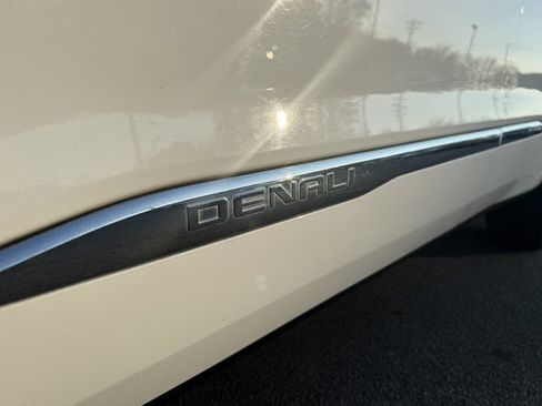 Used 2019 GMC Acadia Denali image 12