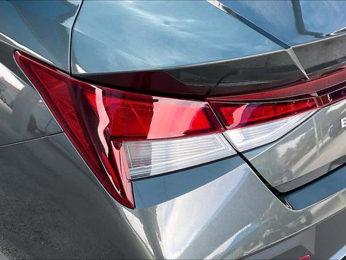 Used 2024 Hyundai Elantra SEL FWD image 27