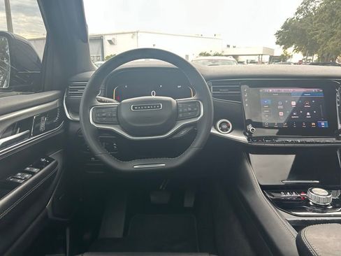 Used 2022 Jeep Wagoneer Series III image 49