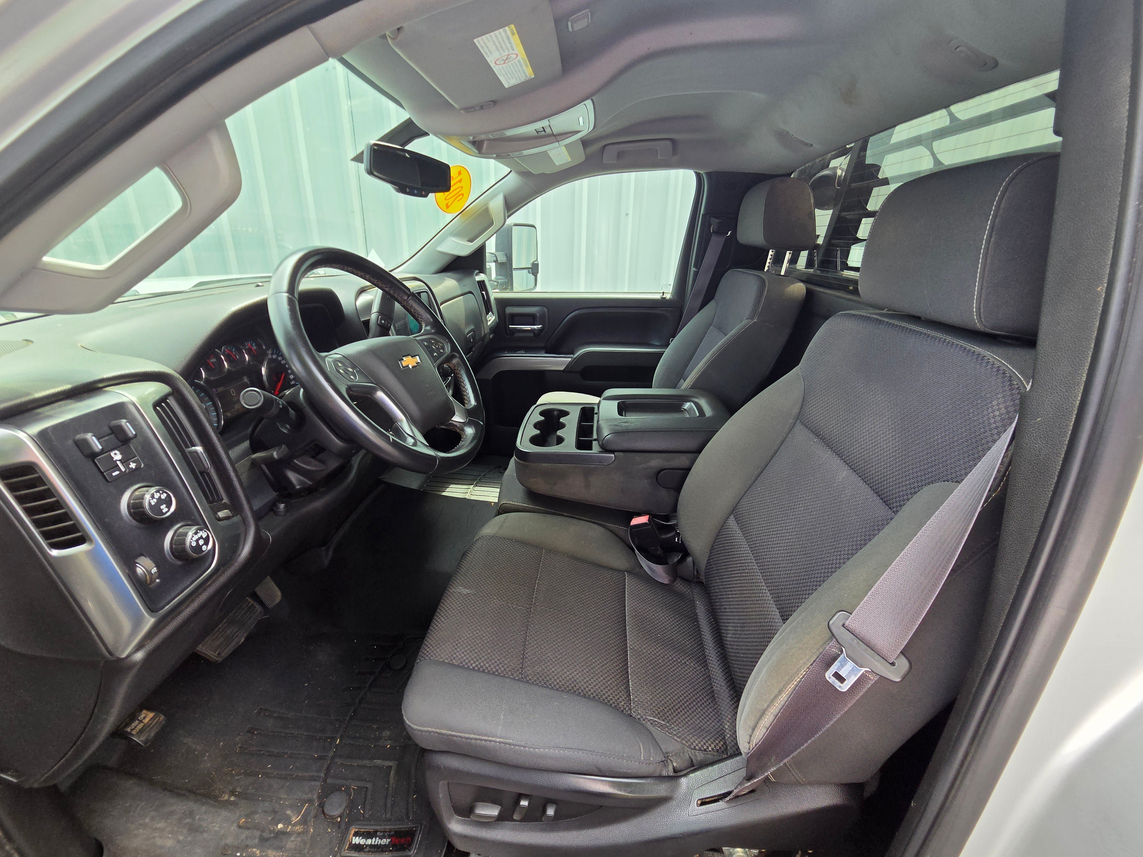 Used 2015 Chevrolet Silverado 3500 LT w/ LT Convenience Package AWD/4WD image 4