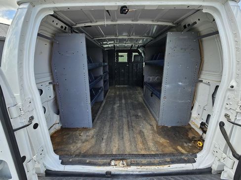 Used 2011 Ford E-150 and Econoline 150 w/ Commercial Cargo Van Pkg RWD image 19