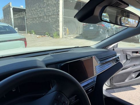 Used 2025 Toyota Camry LE image 33