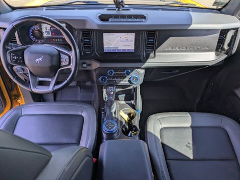 Used 2022 Ford Bronco Black Diamond w/ Sasquatch Package image 2