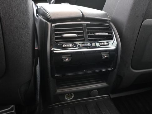 Used 2019 BMW 530e xDrive w/ Premium Package AWD/4WD image 38