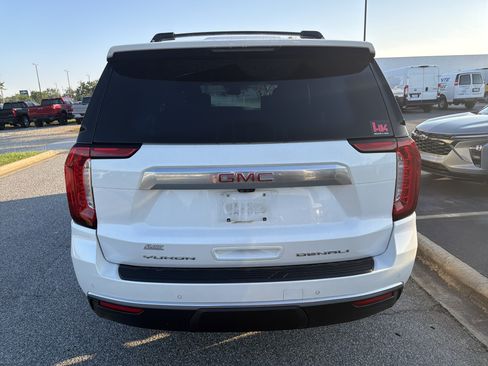 Used 2024 GMC Yukon XL Denali w/ Advanced Technology Package AWD/4WD image 9