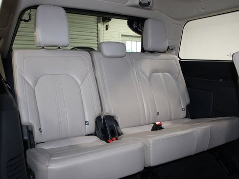 Used 2024 Ford Expedition Limited RWD image 36