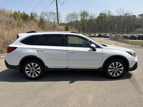 Used 2018 Subaru Outback 3.6R Touring w/ Popular Package #3 image 4