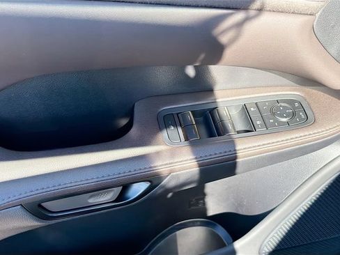 Used 2025 Lexus RX 450h AWD w/ Convenience Package image 18
