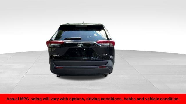 Used 2025 Toyota RAV4 XLE FWD image 8