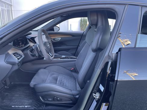 Certified 2023 Audi e-tron GT Premium Plus image 8