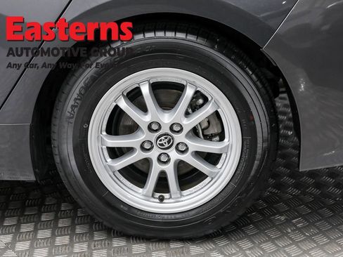 Used 2022 Toyota Prius Prime LE image 8