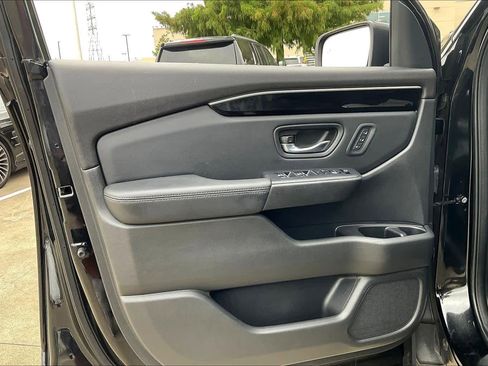 Used 2023 Honda Pilot EX-L image 18