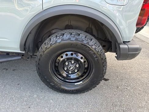 Used 2022 Ford Bronco Black Diamond image 10