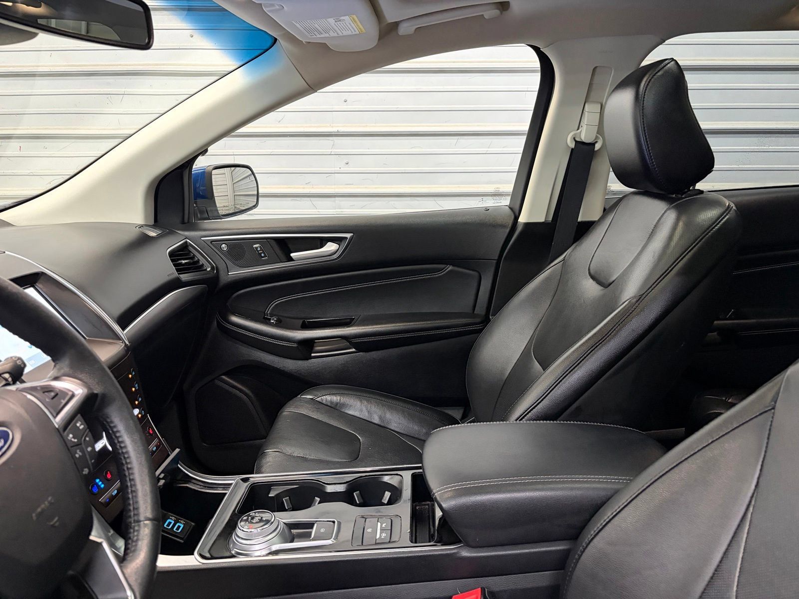 Used 2020 Ford Edge Titanium w/ Equipment Group 301A AWD/4WD image 23