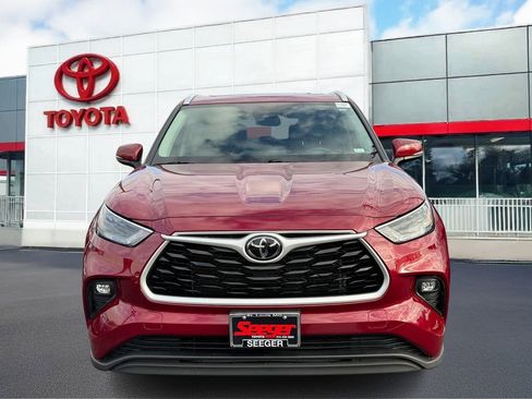 Used 2024 Toyota Highlander image 7