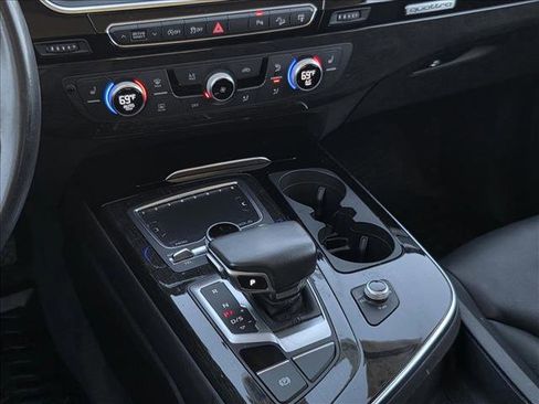Used 2017 Audi Q7 3.0T Premium image 21