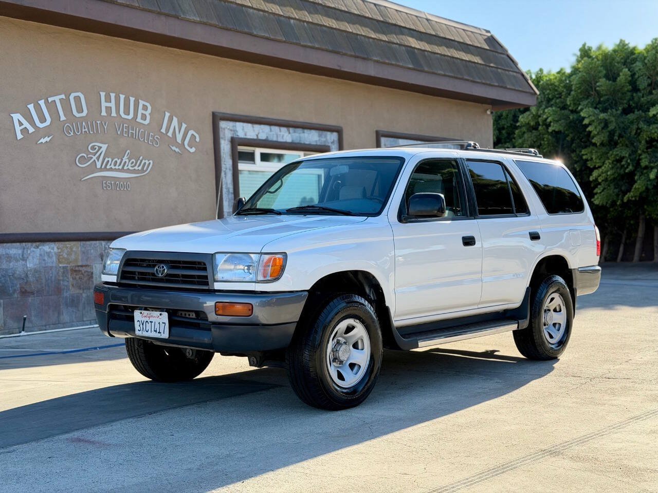 Used 1998 Toyota 4Runner 2WD w/ Upgrade Pkg image 1